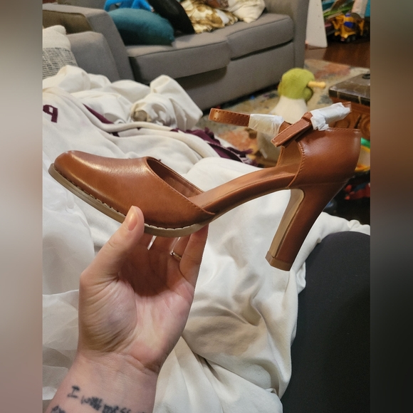 Elegant Brown Women's Heels Brand New - Picture 3 of 7